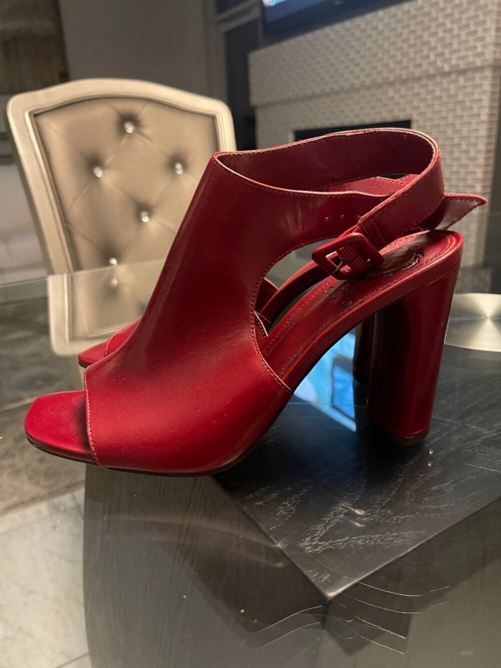 Vince Camuto Haliza Red Leather Peep Toe Block Heel Sandals Sz 8M $129 Retail